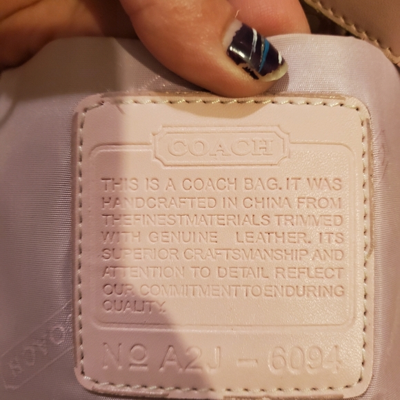 Pink Coach bag - Picture 5 of 7